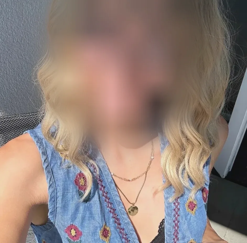 Cornelia, 26