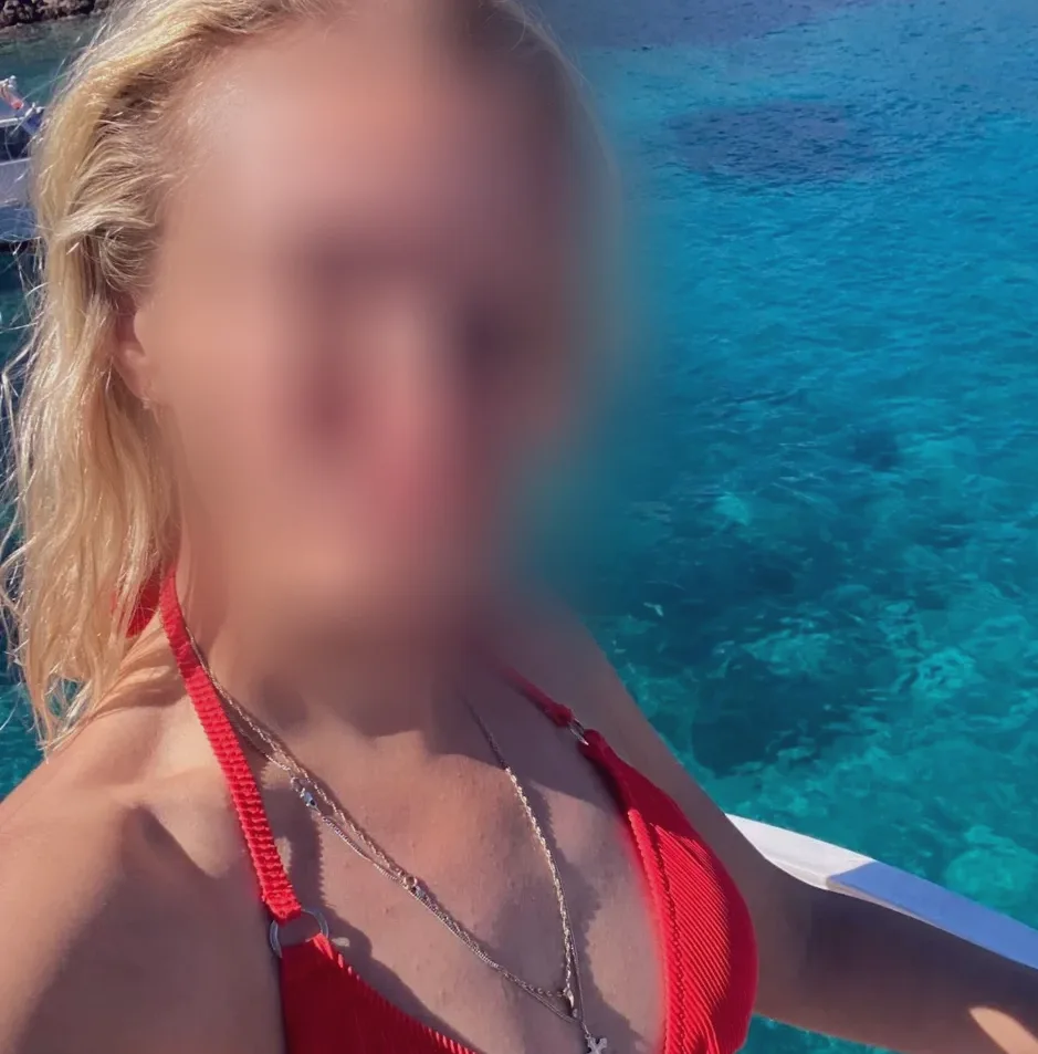 Hannah, 39