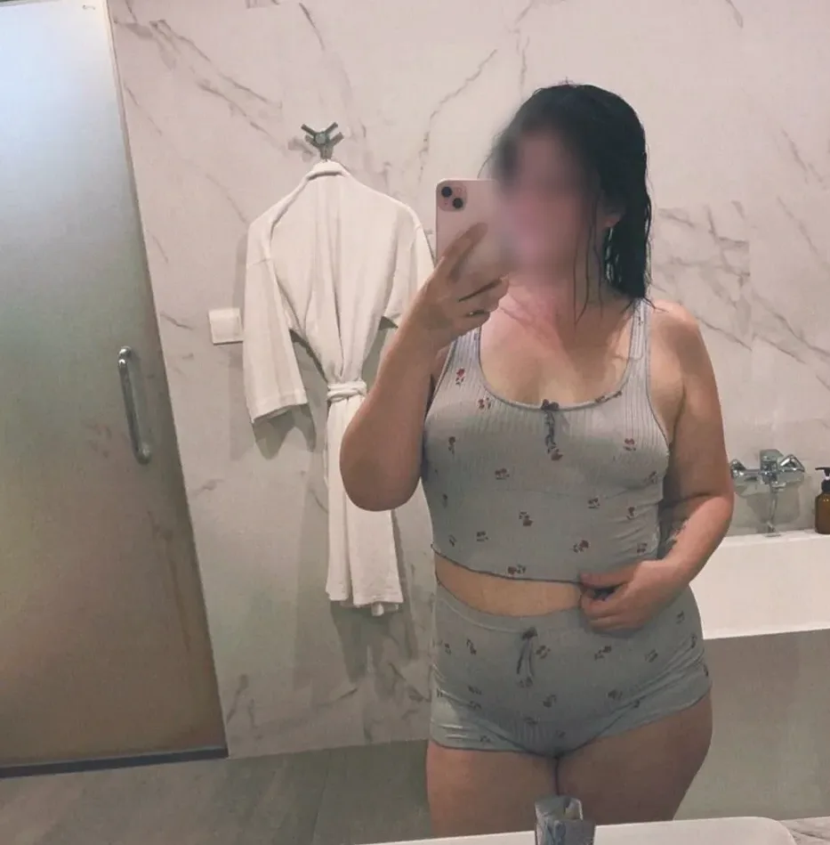 Jennifer, 27