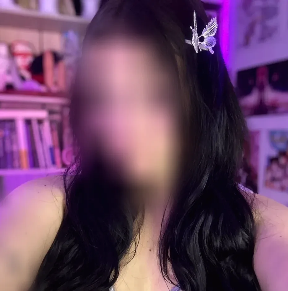 Katrin, 26