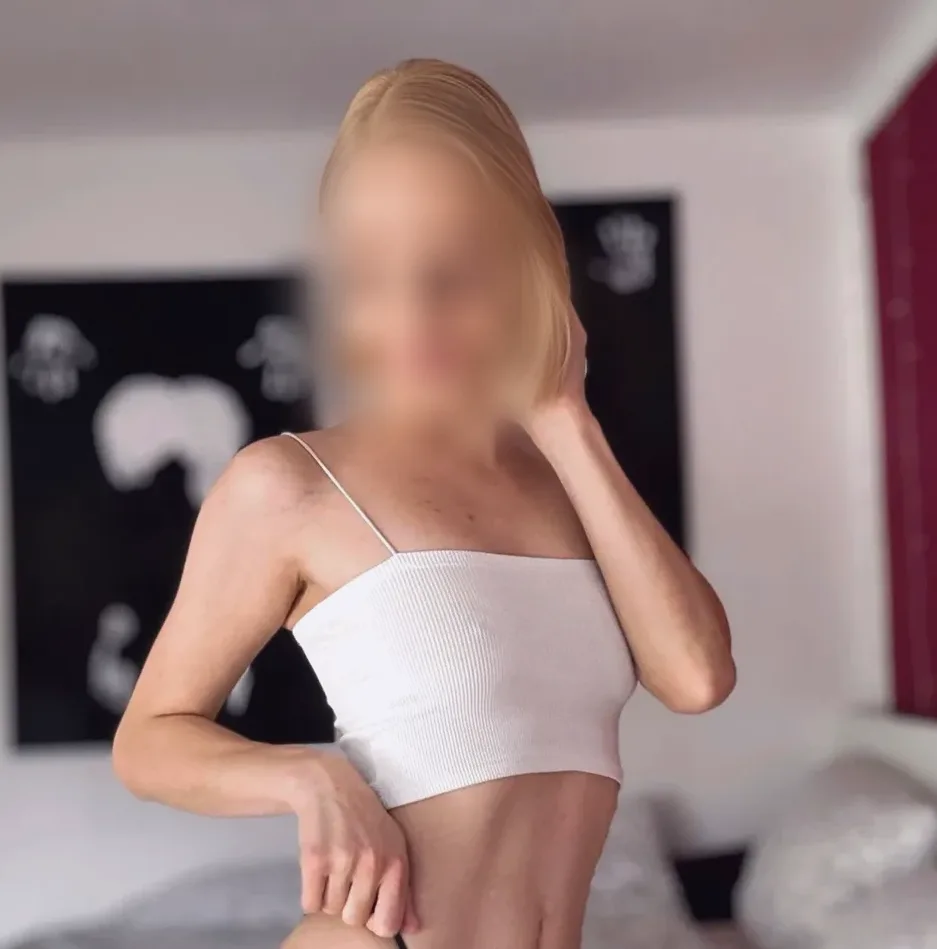 Nora, 30